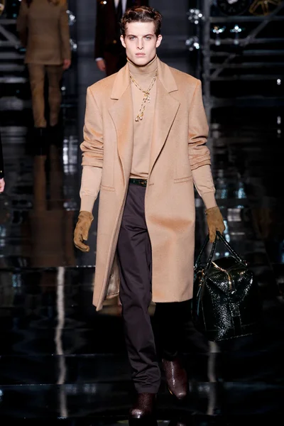 Look 8